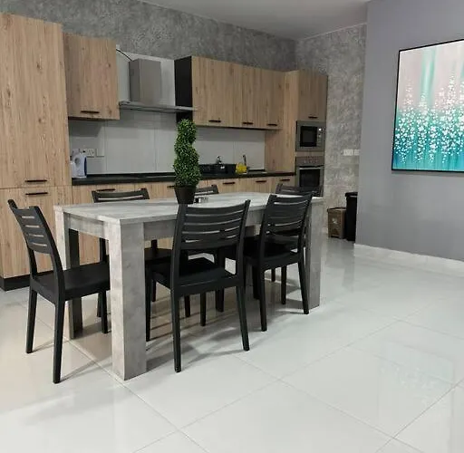 Amadeo Suites